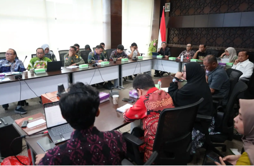 Kesbangpol helat rapat pantau situasi perpolitikan daerah. (Adpimprov)