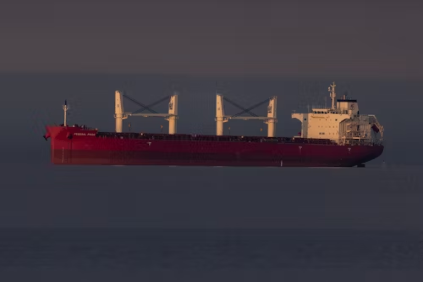 Pelayaran dan logistik laut, terutama yang berkaitan dengan industri Migas, terancam penutupan Selat Hormuz. Unsplash/KapturedbyKasia