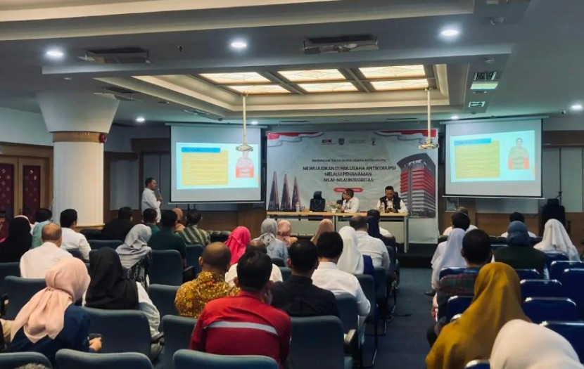 Giat Bimtek Dunia Usaha Antikorupsi yang berlangsung di Aula Bank BJB Kota Depok. (Foto: Dok Dok RUZKA INDONESIA)