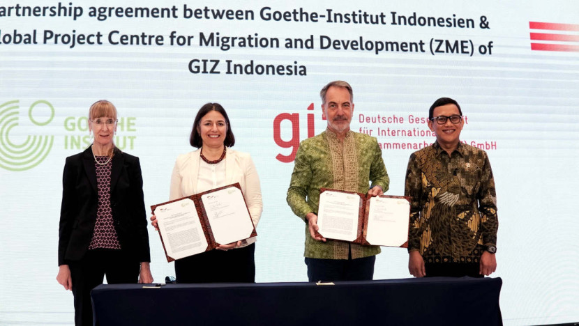 Duta Besar Jerman untuk Indonesia, Ina Lepel, dan Menteri Pelindungan Pekerja Migran Indonesia, Abdul Kadir Karding, melakukan dialog tingkat tunggi di Hotel Hilton Bandung, Kamis (19/06/2025). (Foto: Dok RUZKA INDONESIA)