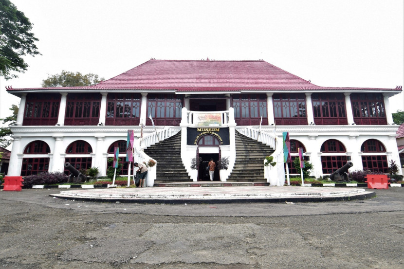 Museum Sultan Mahmud Badaruddin II Palembang. (Foto: SumatraLink.id/Mursalin Yasland)