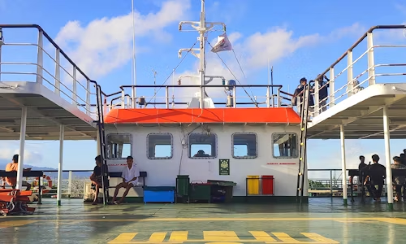 Pekerja di laut masih rentan terkena cedera dalam pekerjaanya. Sumber: Unsplash/Dwi Aryasa