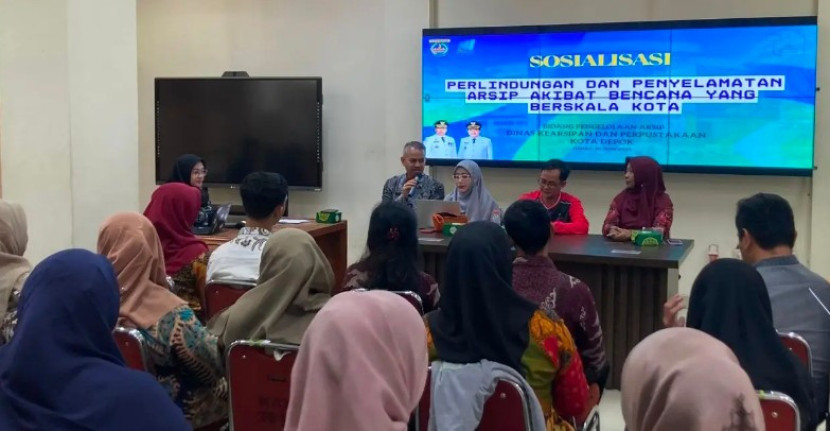 Sosialisasi Perlindungan dan Penyelamatan Arsip Akibat Bencana yang Berskala Kota, bertempat di Gedung Arsip Depok, Jumat (20/06/2025). (Foto : Dok Diskominfo Kota Depok).