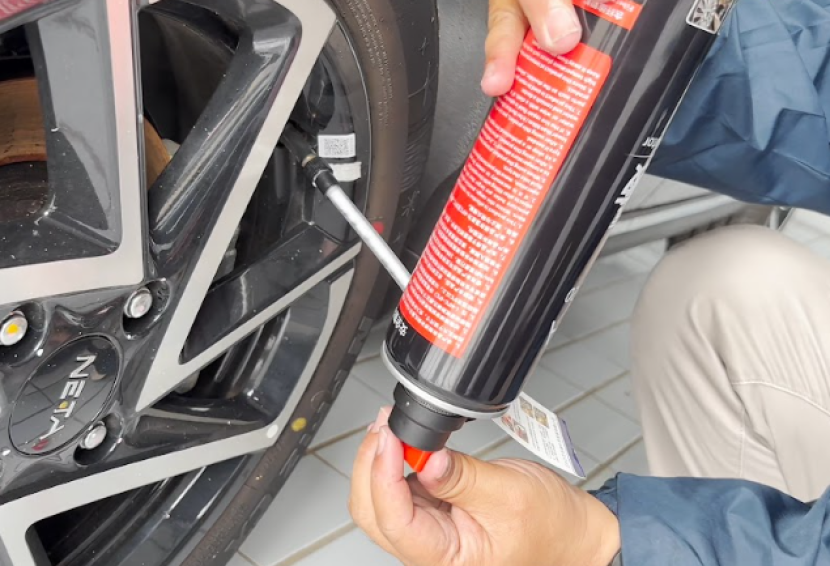 Tire Repair Kit ini sudah menjadi perlengkapan standar mobil listrik NETA.  dok NETA