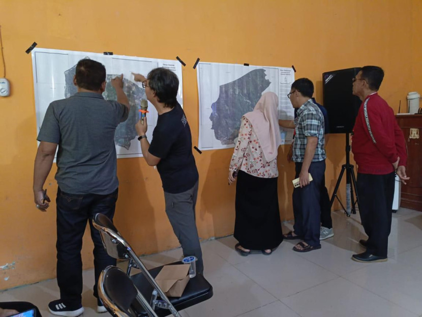 Kegiatan kajian risiko dan pemetaan potensi bencana di tiga desa rawan bencana di Kabupaten Sukabumi, Jawa Barat.
