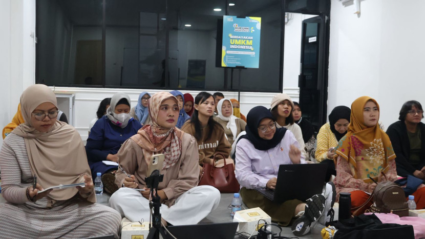 PLN UID Jakarta Raya menggelar pelatihan Inklusivitas sosial dunia usaha mikro bagi para UMKM binaan di Kantor HUB UMK Jakarta Raya, Jakarta Barat, Sabtu (19/6/2025). (Foto: Ruzka Indonesia/PLN)