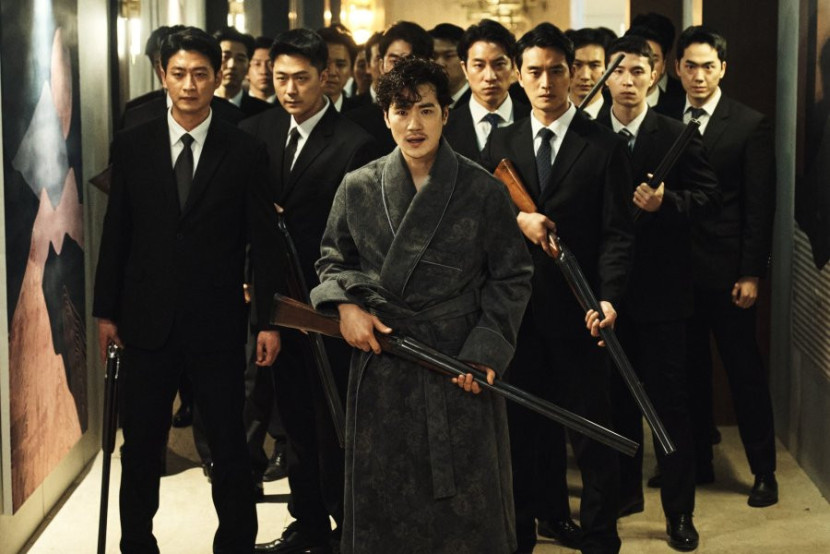 Kim Kang-woo sebagai Direktur Han (Foto: My Drama List)