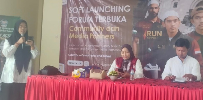 Jumpa pers Charity Action for Humanity, untuk membangun kembali rumah sakit di Gaza di aula Kelurahan Depok Jaya, Kecamatan Pancoran Mas, Kota Depok, pada Sabtu, (26/06/2025). (Foto: Dok PWI Kota Depok)