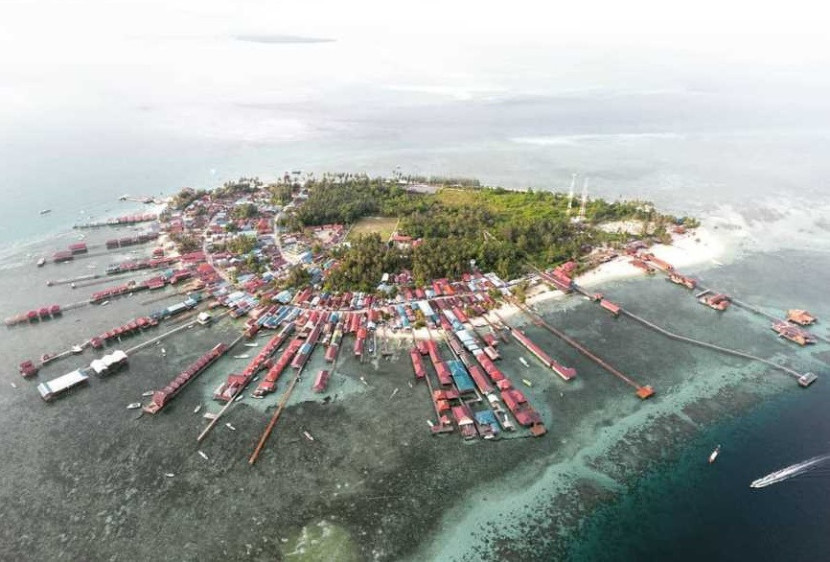 Pulau Derawan, surga tersembunyi di Kaltim. (Getty Image)