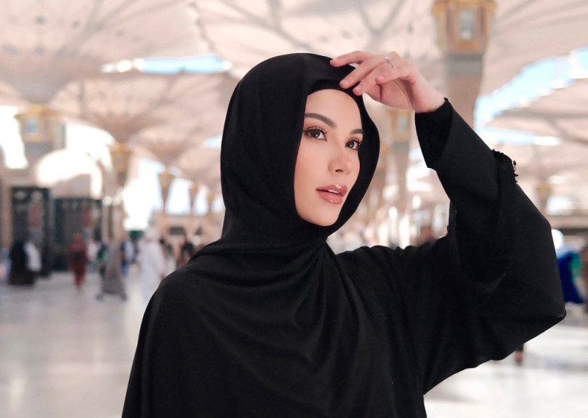 Alyssa Daguise ketika jalani ibadah umrah. (Foto: IG alyssadaguise)