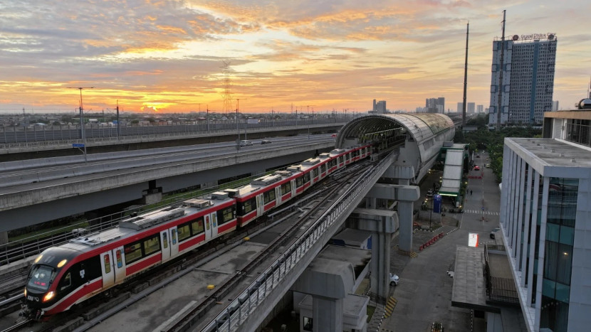 PT KAI terus meningkatkan layanan LRT Jabodebek sebagai upaya untuk menyikapi kepercayaan dan antusiasme masyarakat yang semakin tinggi terhadap transportasi publik. (Foto: Humas LRT Jabodebek)