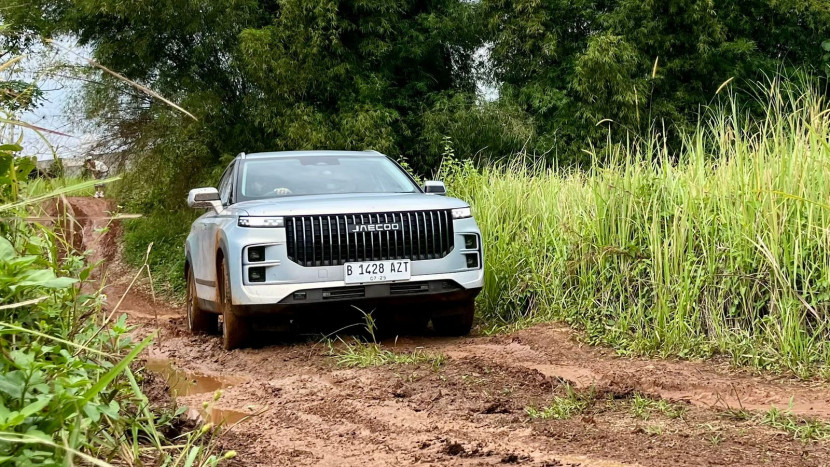 SUV Mewah Rasa Land Rover, Sudah CKD Tapi Kenapa Harganya Masih Rahasia?