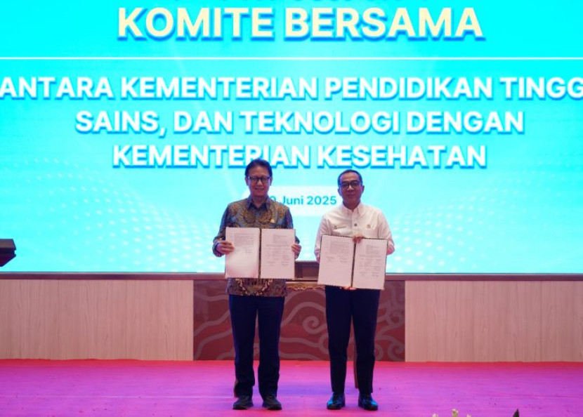 Menteri Kesehatan (Menkes) Budi Gunadi Sadikin dan Menteri Pendidikan Tinggi, Sains, dan Teknologi Prof. Brian Yuliarto, resmi membentuk Komite Bersama (KOMBERS) sebagai upaya Peningkatan Kualitas Pendidikan, Penelitian, dan Pelayanan Kesehatan.