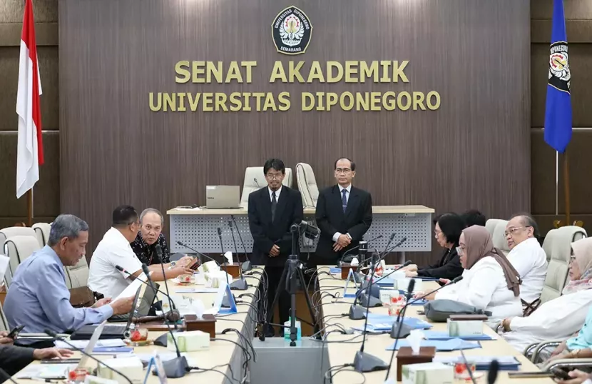Kedua calon Guru Besar UNDIP tersebut ialah Dr. Budiyono, S.KM., M.Kes. dari Fakultas Kesehatan Masyarakat; dan Dr. Wahyudi, S.T., M.T. dari Fakultas Teknik setelah menggelar presentasi makalah ilmiah di depan Dewan Profesor Universitas Diponegoro.