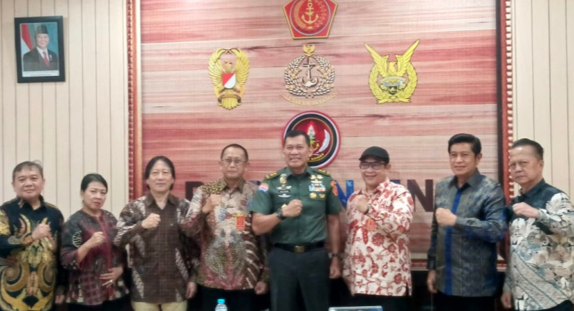 Panitia Kongres Persatuan PWI audiensi ke Kapuspen TNI Mayjen TNI Kristomei Sianturi di Mabes TNI Jakarta, Rabu (02/07/2025). (Foto: Dok PWI) 