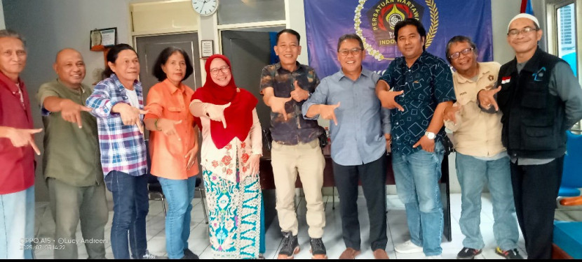 Ketua Umum Persada, Eko Wisnu Pandoyo saat lakukan kunjungan silahturahmi ke pengurus PWI Kota Depok, Kamis (03/07/2025). (Foto: Dok RUZKA INDONESIA) 