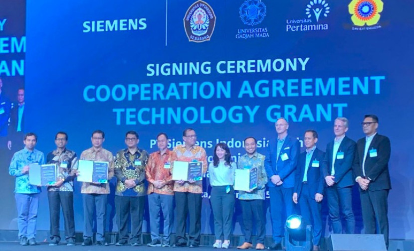 Signing Ceremony Cooperation Agreement Technology Grant. (Foto: Dok UPER)