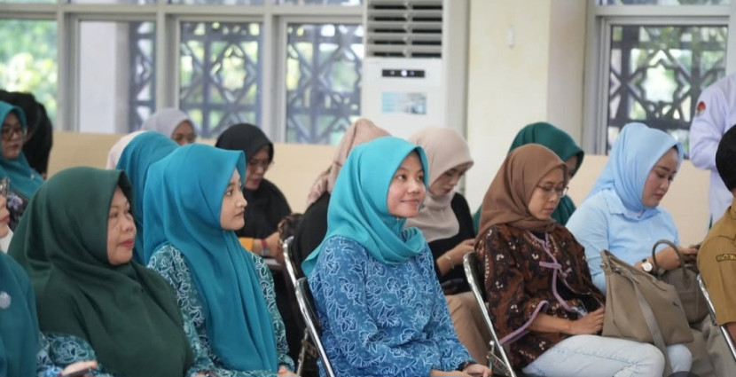Para perempuan peserta Pelatihan Hertech Perempuan Berdaya AI di Aula Kantor Kementerian Agama (Kemenag) Kota Sukabumi pada Senin (7/7/2025).dok dokpim pemkot sukabumi