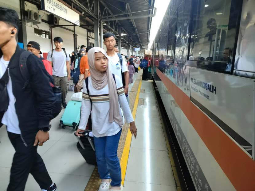 Ilustrasi. PT Kereta Api Indonesia (KAI) mencatat peningkatan signifikan jumlah penumpang selama masa liburan sekolah tahun ini. (Foto: Humas PT KAI)