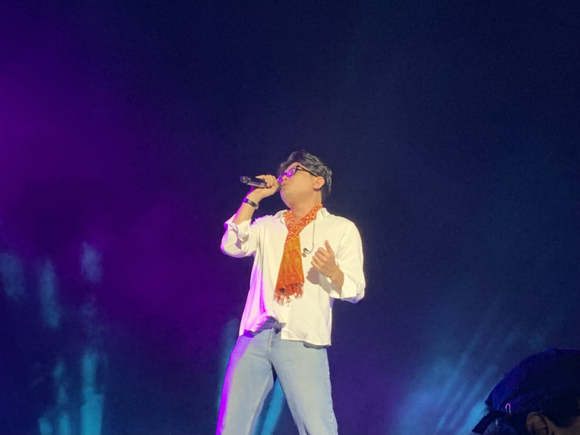 Juicy Luicy saat tampil di hari pertama Prambanan Jazz 2025. (Filmusiku/Rahma Sulistya)