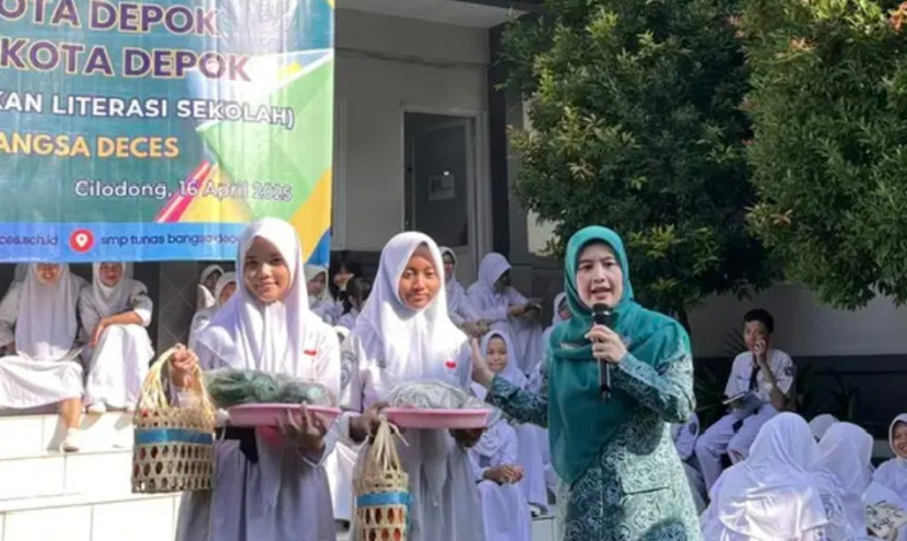 Ketua TP-PKK Kota Depok, Siti Barkah Hasanah saat menghadiri launching Program Gelis di SMP Tunas Bangsa Depok Center School (DECES), Cilodong. (Foto: Dok Diskominfo Kota Depok)
