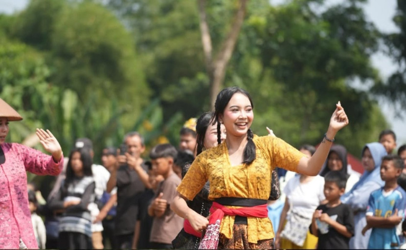 Penampilan warga dalam Karnaval Budaya Situmekar Kota Sukabumi, Sabtu (12/7/2025). Dok Dokpim Pemkot Sukabumi