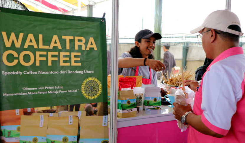 Koperasi Buana Walatra Sejahtera di Lembang, Bandung Utara, mengajak masyarakat setempat membangun ekosistem kopi dari hulu ke hilir, menghasilkan produk Walatra Coffee yang kini telah tersertifikasi halal dan PIRT. (Foto: Dok RUZKA INDONESIA)