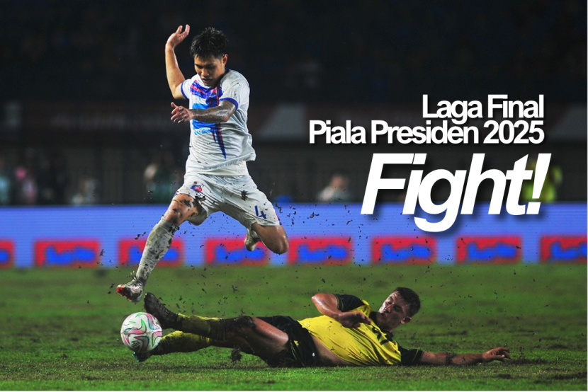 SLIDING TACKLE. (KANGJEPRET/YOGI ARDHI) Data: F/2.8, 1/800s.Foto-foto berikut ini menggunakan kamera Nikon D3, Lensa Nikkor 300/2.8 ED Manual Fokus terpasang pada monopod.