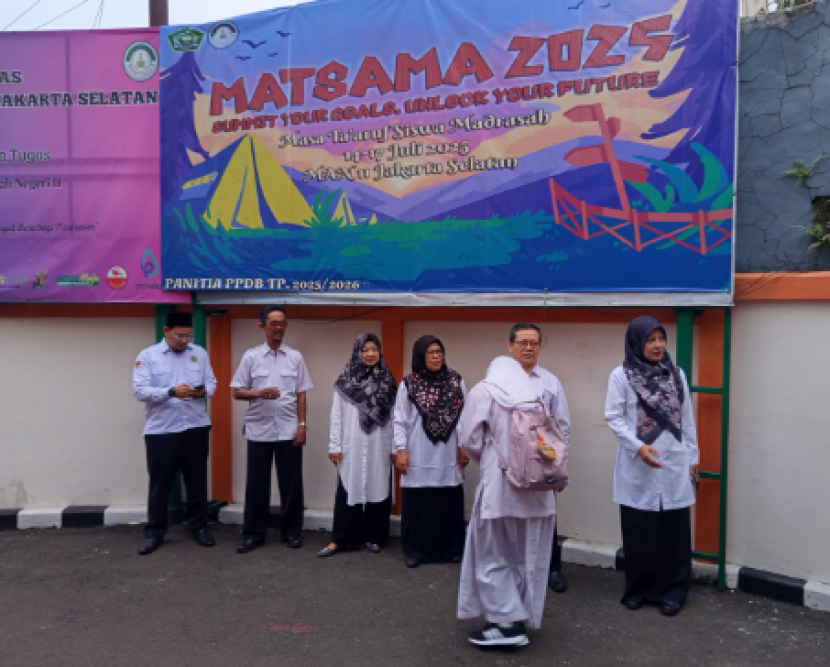 Tampak suasana penyambutan siswa sekolah baru di MAN 11.   dok Bisnistime