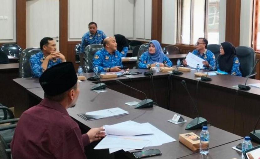 Pembahasan KUA-PPAS APBD Perubahan 2025 antara Diskominfo dan DPRD Kota Sukabumi, Kamis (17/7/2025).dok Diskominfo Kota Sukabumi