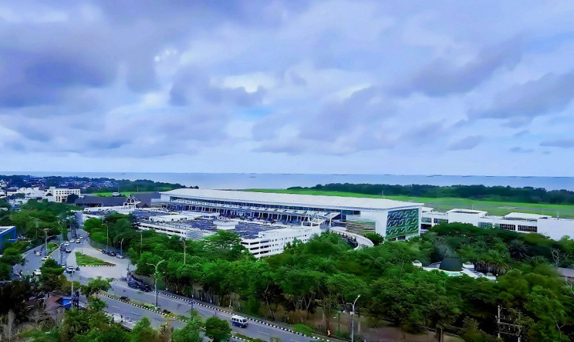 Bandara SAMS Sepinggan, Balikpapan, via drone. (Sekitarkaltim.ID)