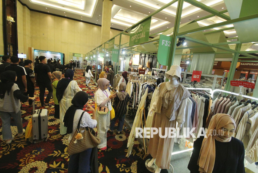 Pameran UMKM dan karya unggulan di Jabar saat acara 'Sunda Karsa Fest', di Kota Bandung, Jumat (17/7/2025). Foto: Edi Yusuf
