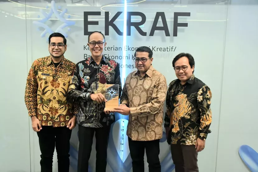 Menkraf Teuku Riefky Harsya bertemu Wali Kota Sukabumi Ayep Zaki dan Wakil Wali Kota Sukabumi Bobby Maulana di Jakarta, Selasa (22/7/2025). Dokpim