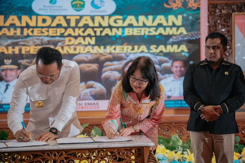 Kesepakatan kerja sama Pemprov Kaltim dengan YKAN. (dok. YKAN)