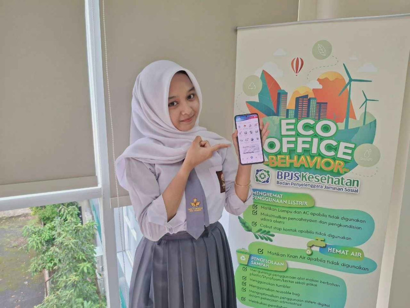 Salah satu manfaat dari program ini dirasakan oleh Revalina (17 tahun), seorang siswi salah satu SMK di Sukabumi, saat sang ayah harus menjalani perawatan akibat penyakit tipes. (Dok BPJS Kesehatan)