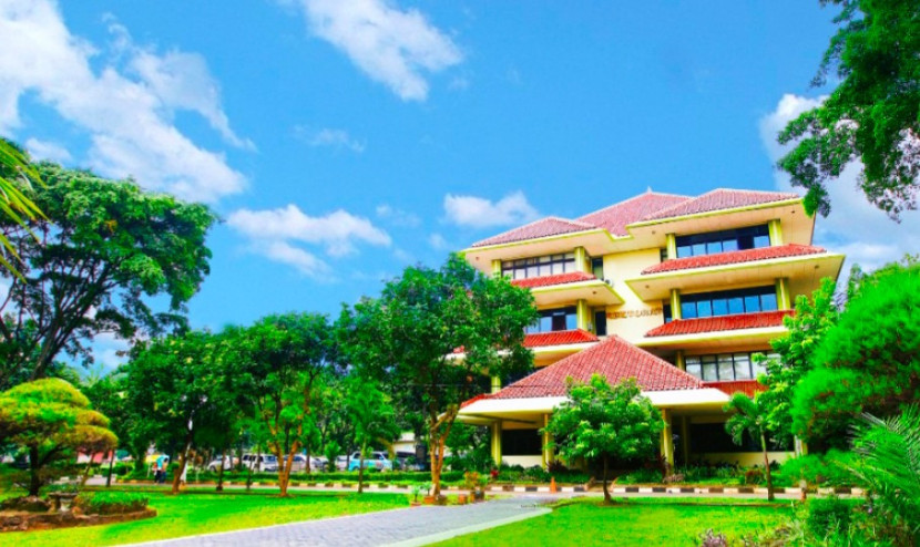 Gedung Rektorat Universitas Pancasila. (Foto: Dok RUZKA INDONESIA)