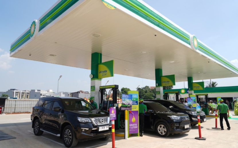 Tampak kesibukan di SPBU bp di BSD City .   dok Sinarmas Land