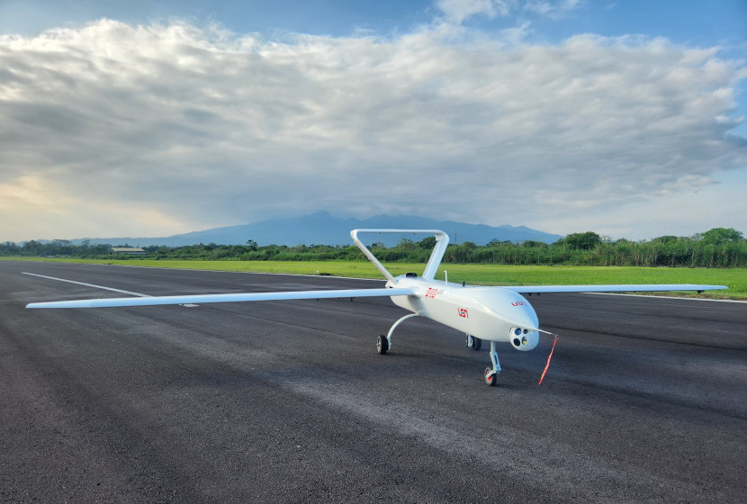 Uji coba pesawat tanpa awak (UAV) DID 3.11 BLOS di Bandara Nusawiru, Pangandaran.