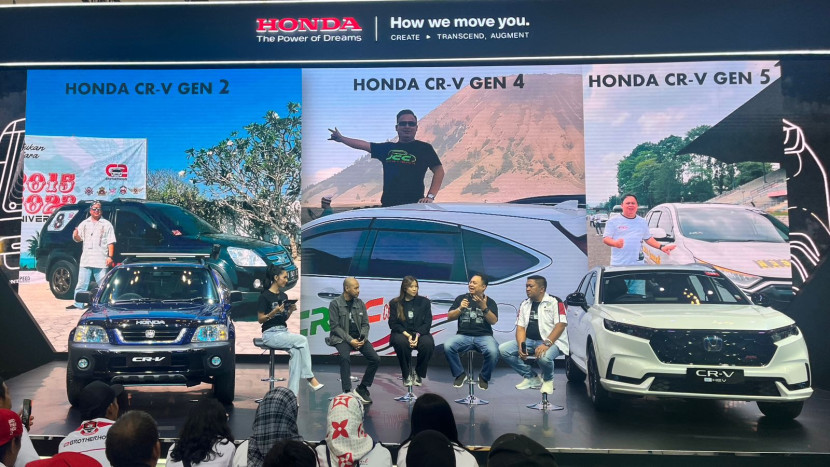Bapak Vebry Happy Putranto alias Om Bronx Telah Mencicipi Semua Generasi CR-V (Doc. Motoresto).