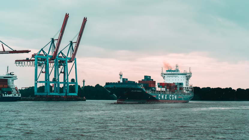 Contoh kapal CMA CGM. Sumber: Unsplash/Mika Baumeister