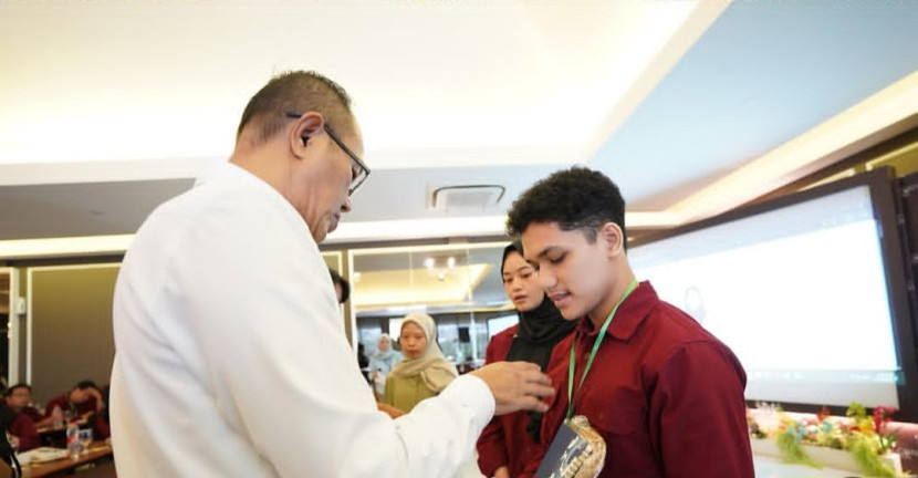 Wali Kota Sukabumi Ayep Zaki saat membuka pelatihan Vokasi Pengolahan Pangan bagi Wirausaha Baru di Hotel Balcony, Selasa (29/7/2025).dokpim