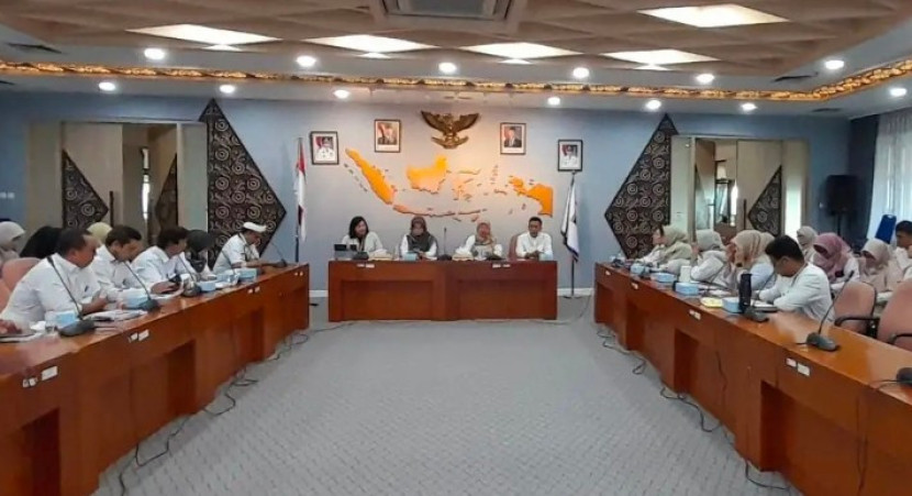 DP3AP2KB Kota Depok. Rapat pertemuan orientasi Sekolah Siaga Kependudukan oleh DP3AP2KB Kota Depok bersama guru SMP/MTs di Aula Edelweis Gedung Balai Kota, Rabu (30/07/2025). (Foto: Dok Diskominfo Kota Depok)