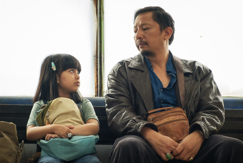 Myesha Lin dan Ringgo Agus Rahman dalam cuplikan film Panggil Aku Ayah. (Visinema Pictures)