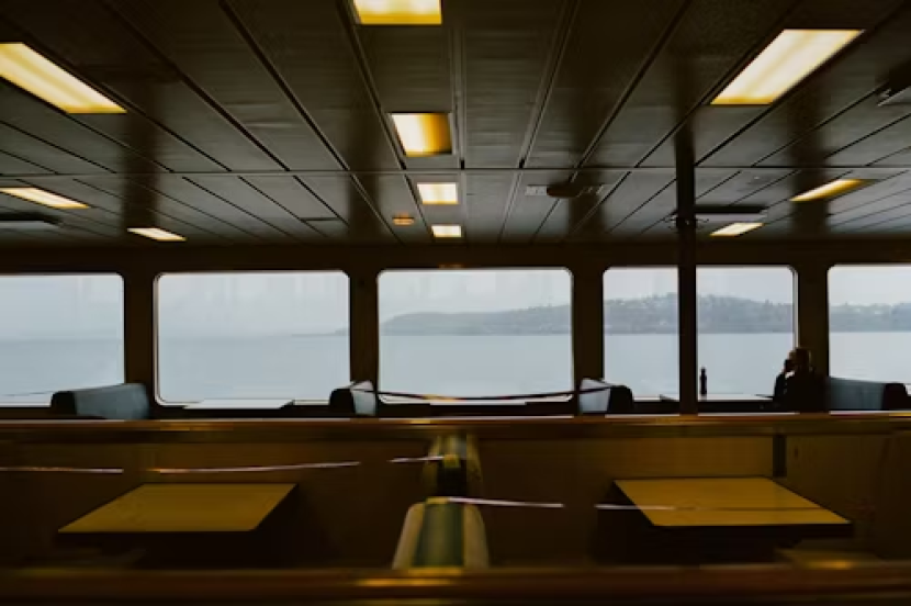 Ilustrasi interior kapal ro/ro. Sumber: Unsplash/Andrew S