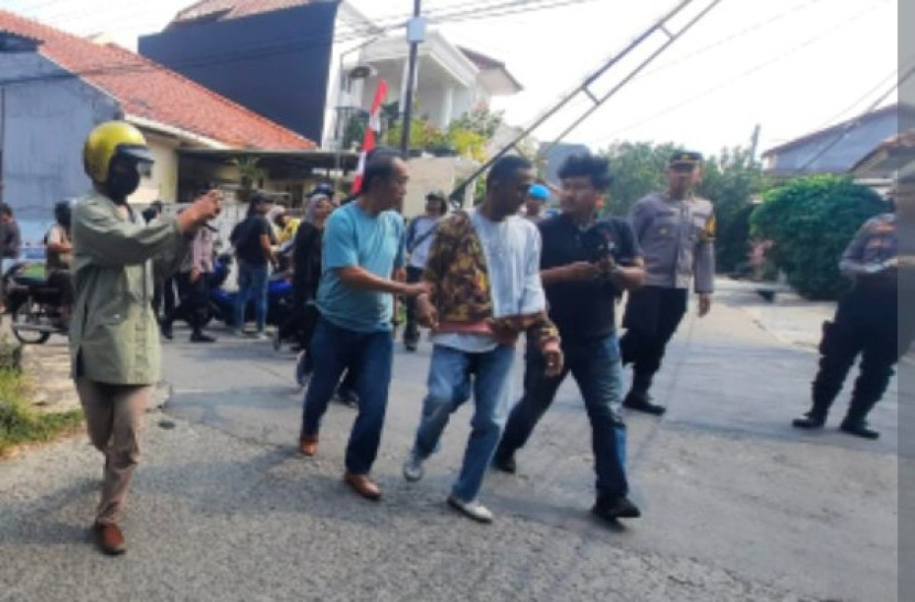 Aparat kepolisian Polrestro Depok amankan 7 matel yang mersahkan. (Foto: Dok Polrestro Depok)