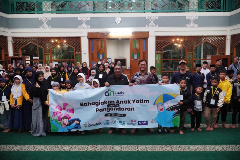 Bahagiakan Anak Yatim Goes to Pangandaran.