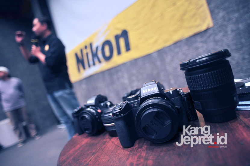 Sejumlah unit kamera Nikon Z Series yang digunakan pada acara Nikon Xperience di Kota Baru Parahyangan, Kabupaten Bandung Barat, Sabtu (3/8/2025).  KANGJEPRET/YOGI ARDHI (Data teknis: Nikon D3, Nikkor AF 20/2.8 D)