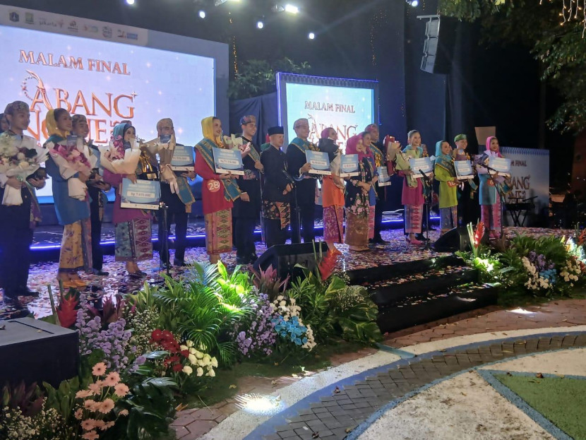 Malam Final menobatkan Bang Faruqi dan Non Jiselle sebagai Abang None Jakarta Kepulauan Seribu 2025. Mereka berhak mewakili Kabupaten Kepulauan Seribu dalam pemilihan Abang None tingkat Provinsi DKI Jakarta. (Foto: Dok Ruzka Indonesia/PLN)