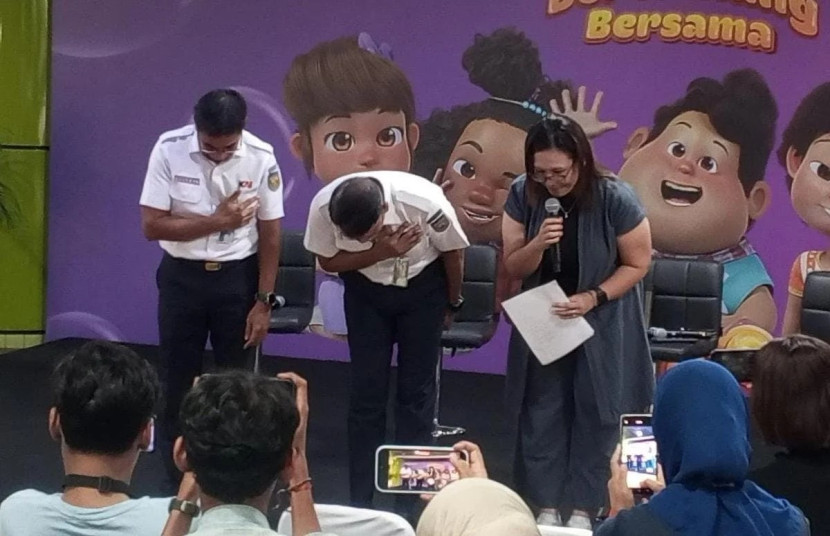 Ilustrasi. PT KAI menyadari sepenuhnya insiden anjloknya KA Argo Bromo Anggrek di emplasemen Stasiun Pegadenbaru, Subang, Jabar Jumat (1/8), berdampak besar terhadap rencana perjalanan banyak pelanggan. KAI menyampaikan permohonan maaf atas ketidaknyamanan yang terjadi dan berterima kasih atas kesabaran serta pengertian yang telah diberikan oleh seluruh pengguna. (Foto: Dok. Humas KAI)