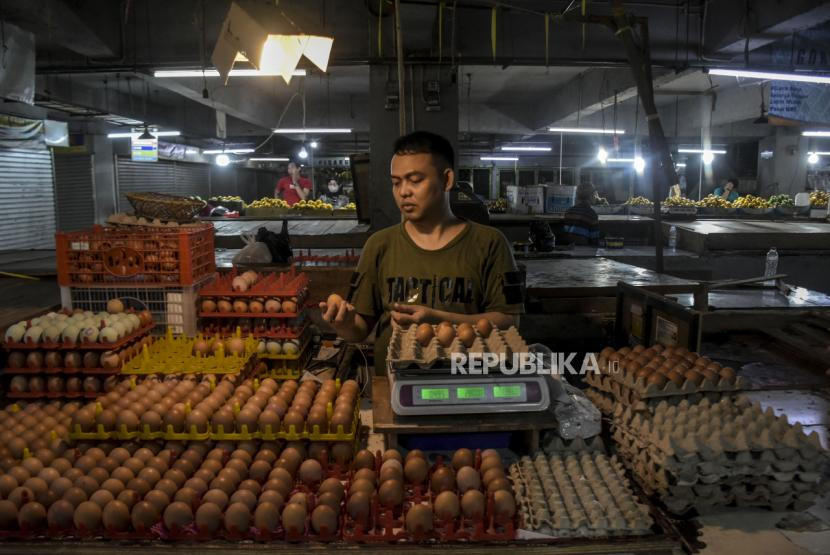 Hampir seluruh komoditas bahan pokok utama mengalami kenaikan harga.